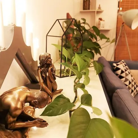 Cosy Boutique 61 Sqm - Private Parking - Ten Blocks בוקרשט