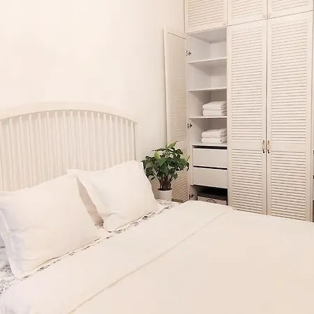 Cosy Boutique 61 Sqm - Private Parking - Ten Blocks