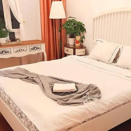 Cosy Boutique 61 Sqm - Private Parking - Ten Blocks * בוקרשט