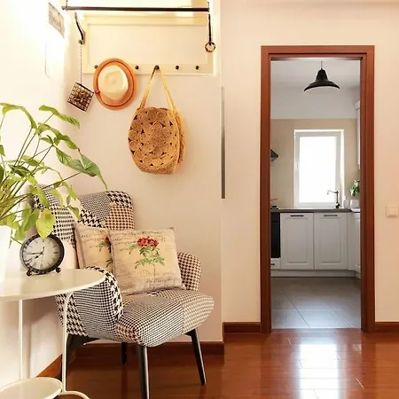 Cosy Boutique 61 Sqm - Private Parking - Ten Blocks דירה בוקרשט