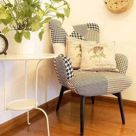Cosy Boutique 61 Sqm - Private Parking - Ten Blocks *