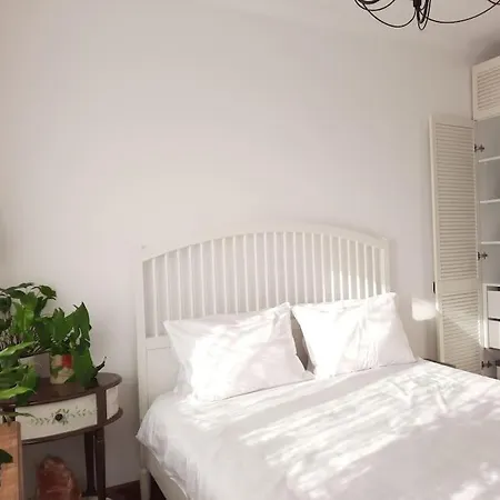 Cosy Boutique 61 Sqm - Private Parking - Ten Blocks
